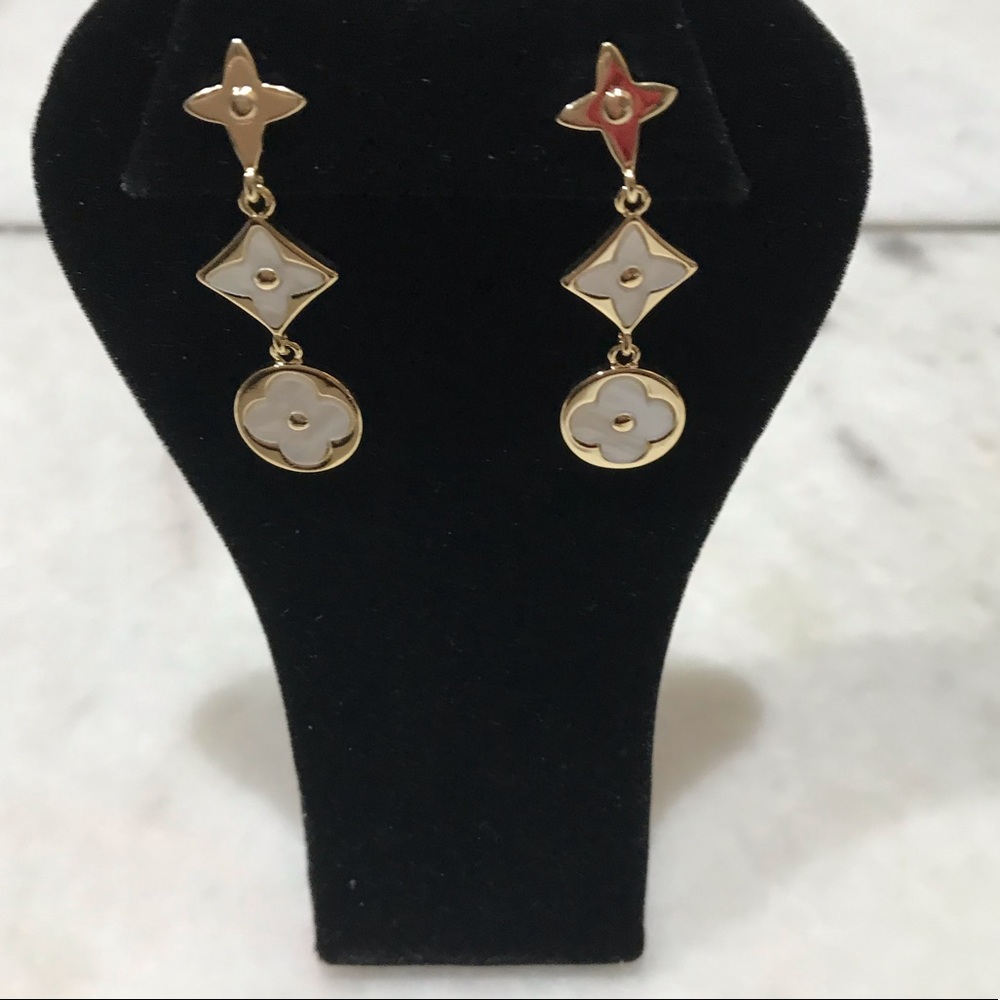 Mother of Pearl Earrings - Picture 2 of 7